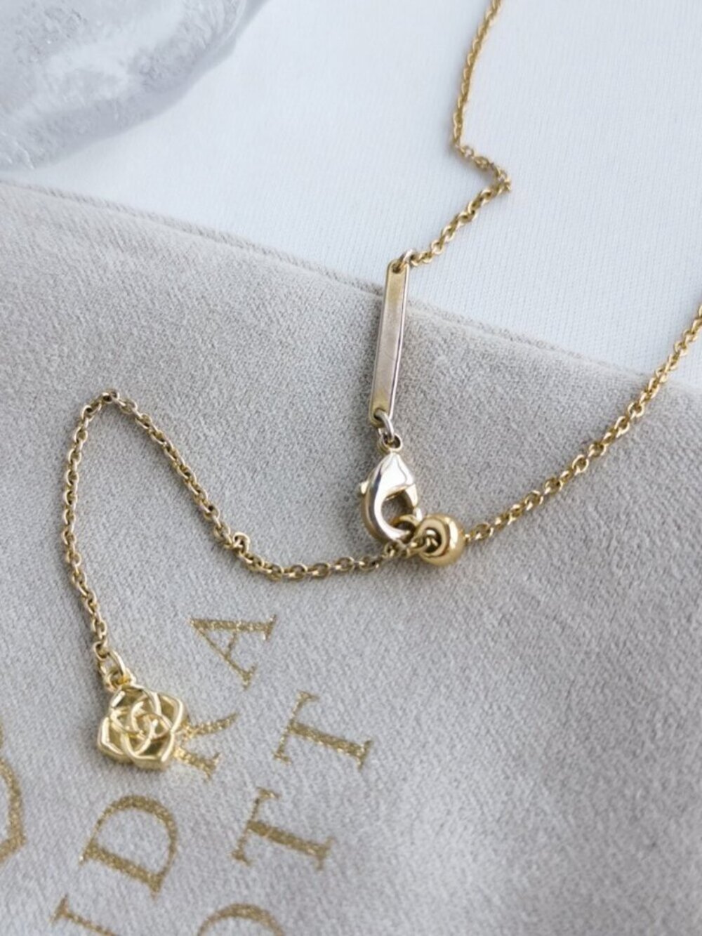 Kendra Scott Necklace Elisa Unicorn Gold Short Pendant Necklace - Picture 3 of 4